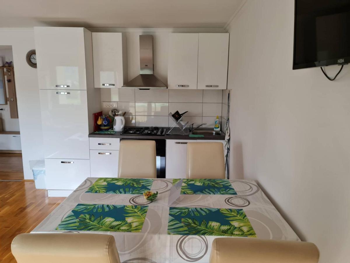 Apartman Belamar ดูกาเรซา ภายนอก รูปภาพ
